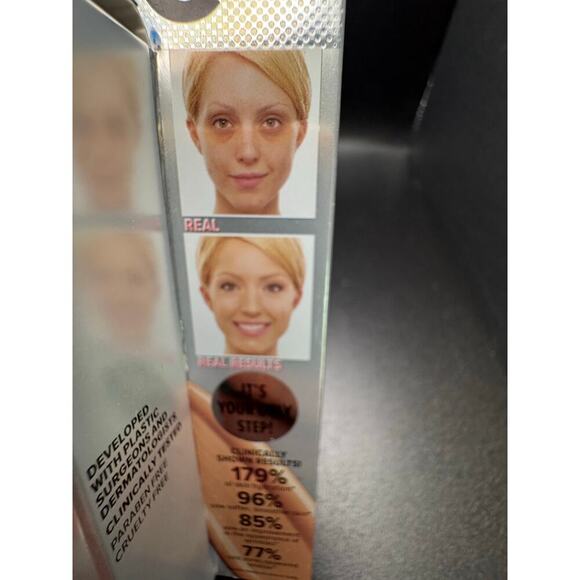 It Cosmetics Color Correcting Full Coverage Cream + Anti-Aging Hydrating Serum - Picture 5 of 6